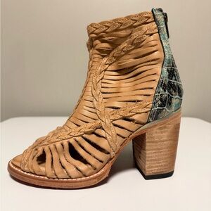 Freebird Bela Sandals